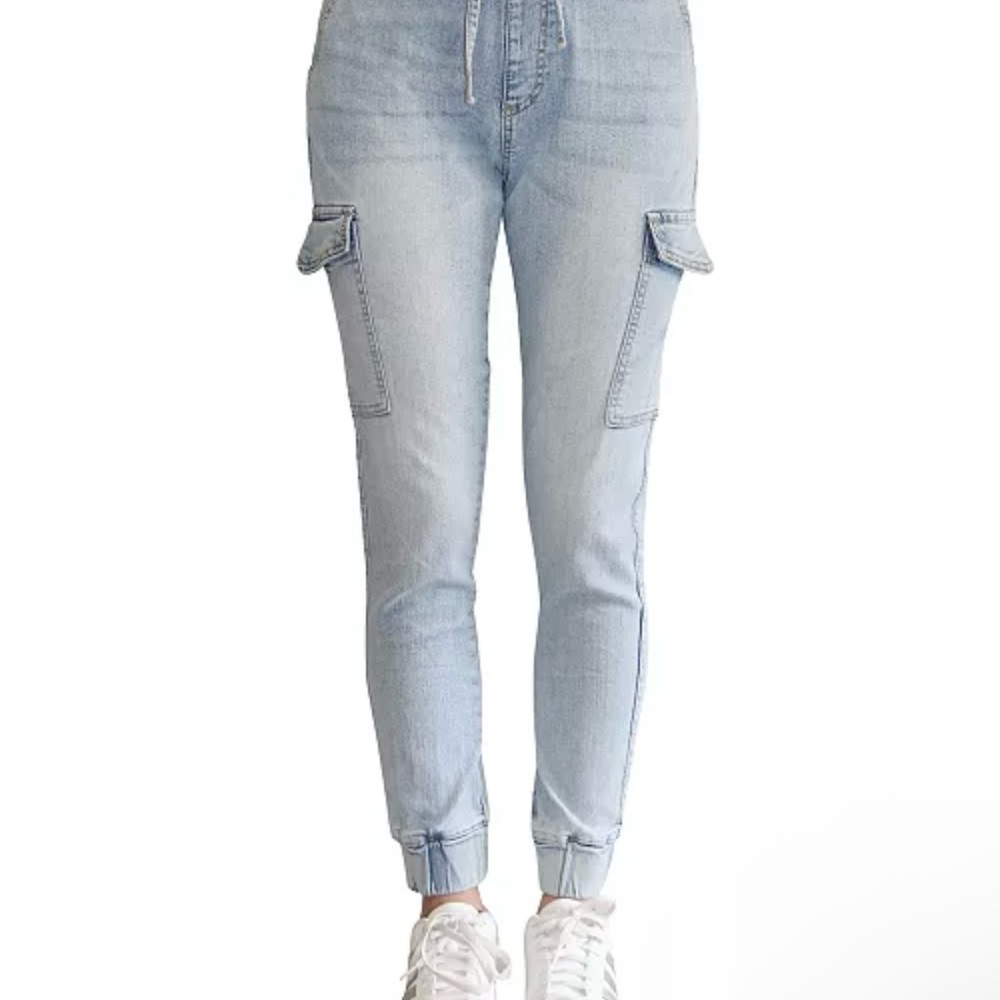 Almost Famous Blue Ankle Cropped Jeans
